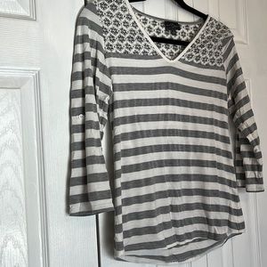 Market & Spruce 3/4 length sleeves lace paneling